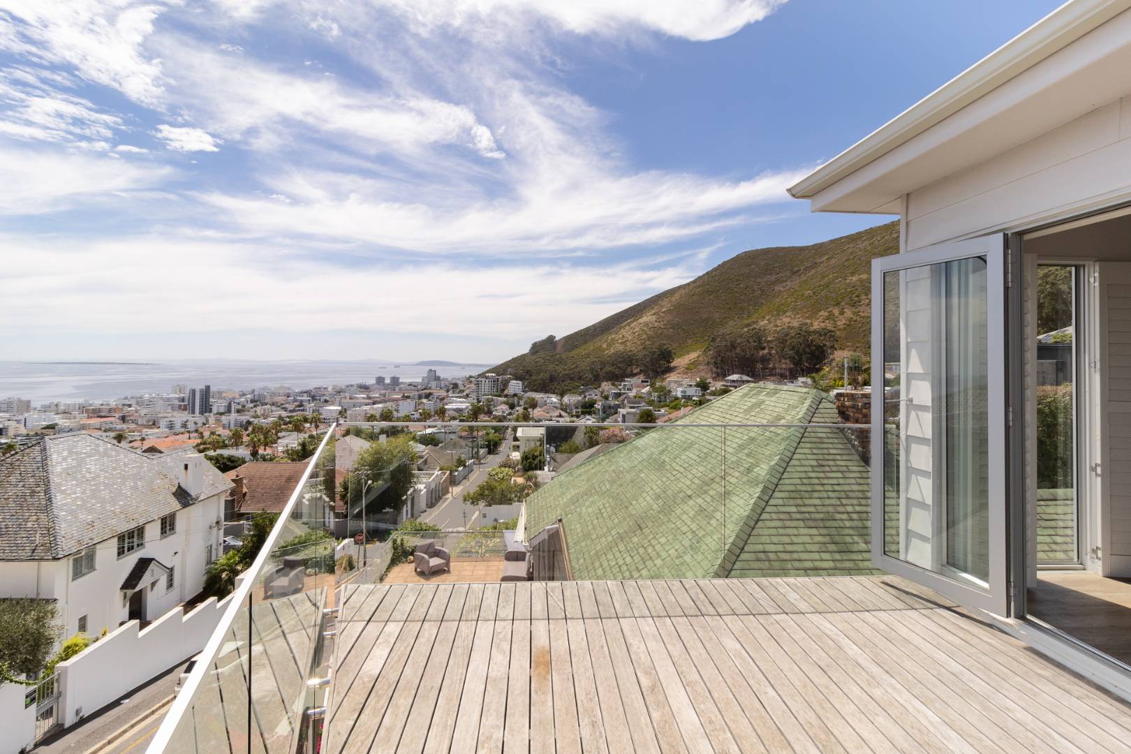 To Let 4 Bedroom Property for Rent in Fresnaye Western Cape